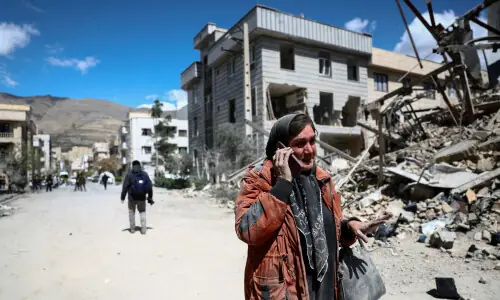 Editorial: While the govt deserves credit for its diplomatic efforts, only America can and should end this disastrous war