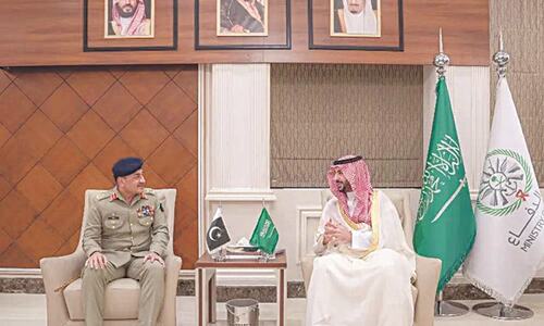 Pakistan, Saudis discuss ways to halt Iran attacks