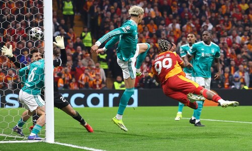 Yamal denies Newcastle, Liverpool lose and Atletico thrash Spurs in CL