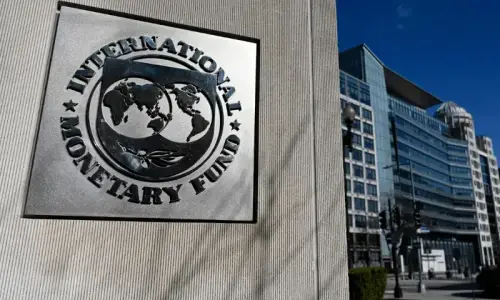 IMF asks Pakistan to remove fuel price distortions amid subsidy pressures