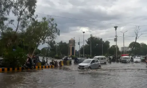 PMD predicts partly cloudy weather with chances of rainfall in Karachi today