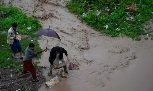 Three killed, 14 injured in rain-related incidents in KP Three killed, 14 injured in rain-related incidents in KP