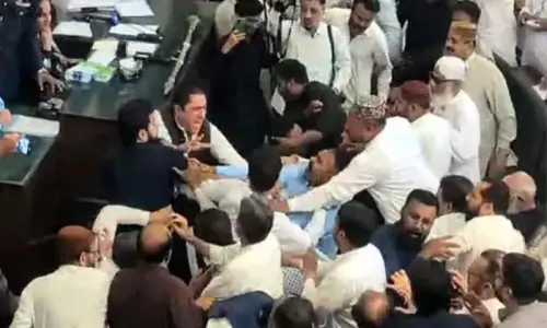 PPP, Jamaat members clash with blows, kicks in Karachi City Council PPP, Jamaat members clash with blows, kicks in Karachi City Council