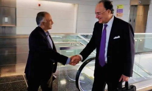 Aurangzeb arrives in Washington for IMF, World Bank spring meetings