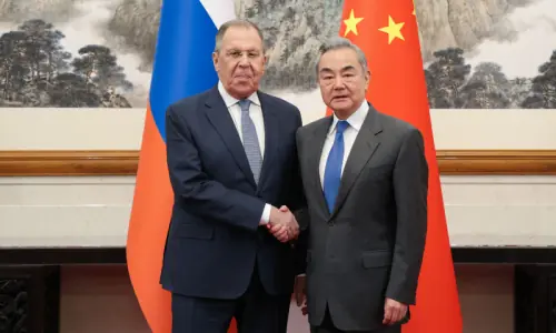 Lavrov deplores efforts to &lsquo;contain&rsquo; Russia, China