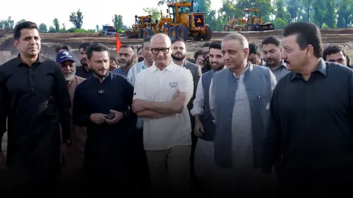 Lahore&rsquo;s growth in focus: Vision Group Chairman Aleem Khan and RUDA CEO Imran Amin visit ParkView City Embankment