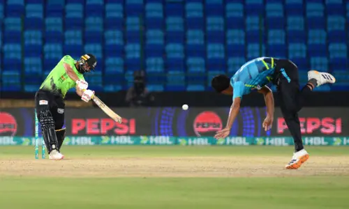 Lahore Qalandars bounce back to quash Rawalpindiz playoff hopes