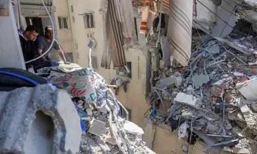 Israel continues strikes in Lebanon despite ceasefire extension