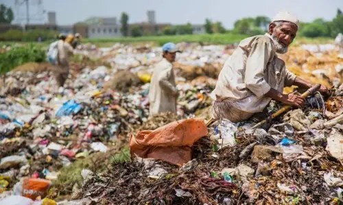 Pakistan plans plastic reform but its informal recyclers hold the key