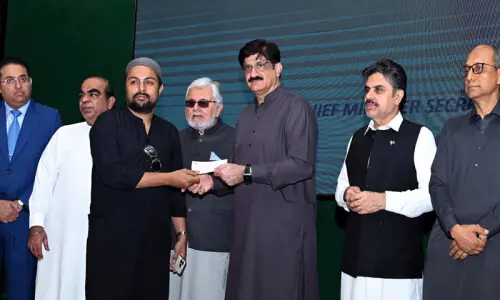 First batch of Gul Plaza traders receives compensation