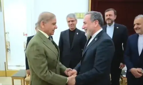 Iran's Araghchi meets PM Shehbaz, CDF Munir amid hopes for renewed US-Iran talks