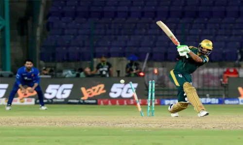 Blistering Chapman steers United to Qualifier as sloppy Sultans falter