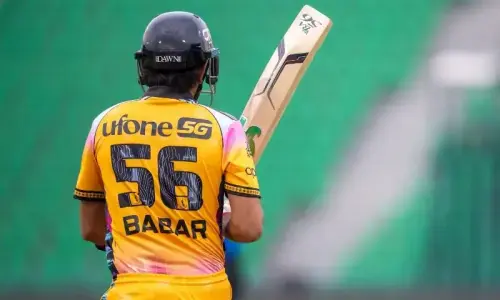 Babar rises above the noise with match-winning statement