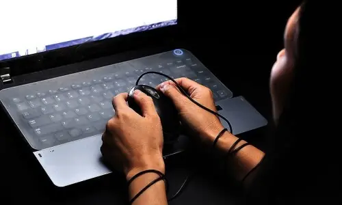 Abuse of women journalists made &lsquo;easier and more damaging&rsquo; by AI