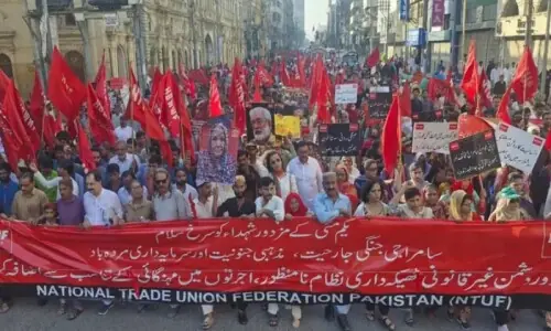 Low wages, rising living costs spur May Day rallies in Sindh
