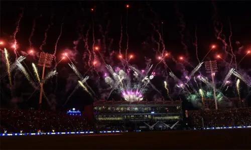 Trophy flies, crowd roars as PSL signs off in style