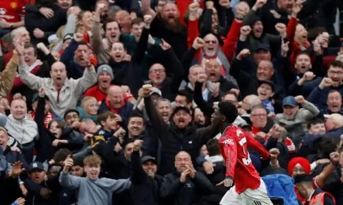 Late goal by Mainoo lifts United to win over Liverpool