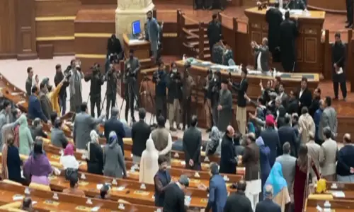 Chaos in provincial assembly over south Punjab issues