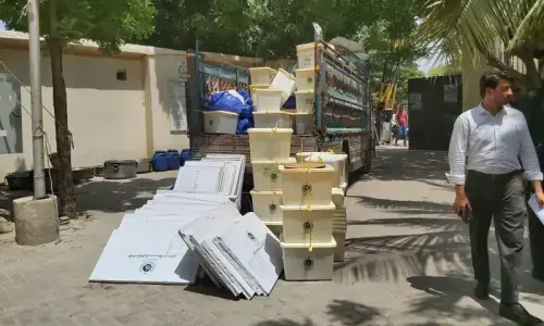 &lsquo;Pre-marked&rsquo; ballots torpedo Karachi Bar election