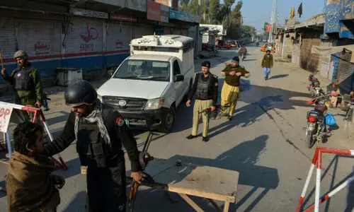 Suicide attack targets police station in KP's Bannu, casualties feared