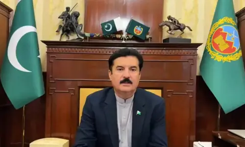 Governor Kundi discusses KP's 'pressing issues' with PTI leaders