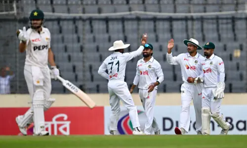 Pakistan Test against Bangladesh evenly poised after Mehidy takes 5 wickets on 3rd day