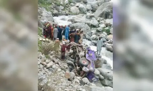 Four killed, two injured as jeep plunges  into Neelum Valley ravine