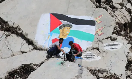 Israel steps up attacks on Gaza, Lebanon