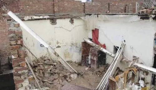 Boy dies as  Shah Alam plaza wall collapses during rain