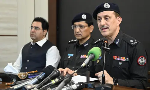 Probe shows foreigners' involvement in network run by alleged drug queenpin Anmol alias Pinky: Karachi AIG