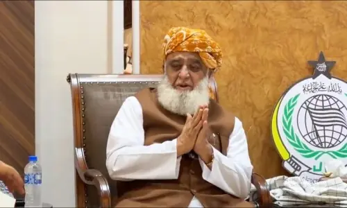 Fazl urges President Zardari to ‘protect’ 18th Amendment Fazl urges President Zardari to ‘protect’ 18th Amendment