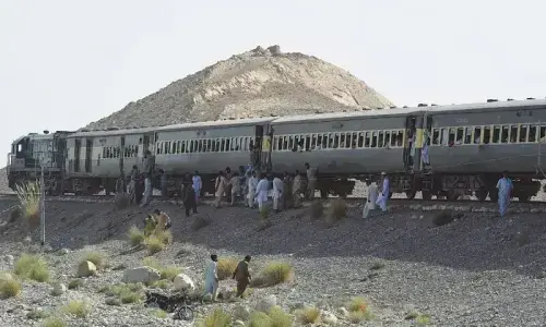 Two minor brothers die after being hit by train in Layyah Two minor brothers die after being hit by train in Layyah