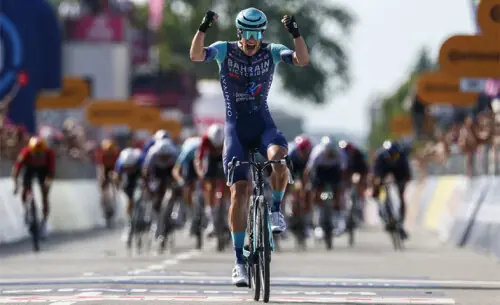 Segaert steals march to win Giro stage 12