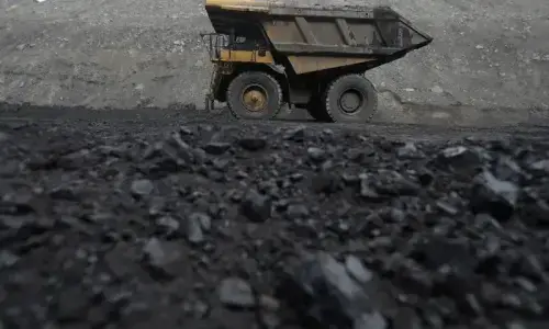 Trucks carrying coal from Harnai torched on highway