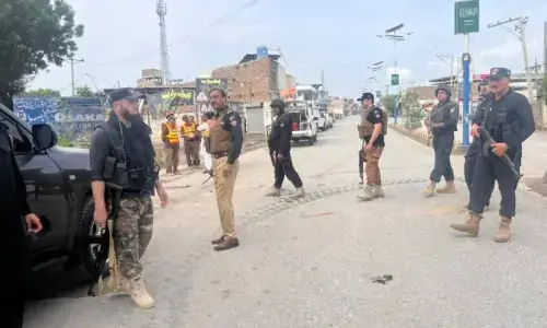 Heavy fighting underway between police, militants in KP's Bannu
