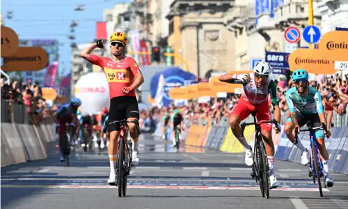 Dversnes records surprise win in Giro 15th stage