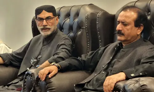 Lashkari Raisani opposes fresh divisions, district reforms Lashkari Raisani opposes fresh divisions, district reforms