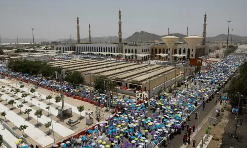 Haj sermon calls for Muslim unity, better conditions as pilgrims gather at Mount Arafat