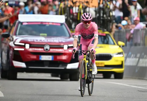 Vingegaard obliterates Giro rivals with stage 16 win Vingegaard obliterates Giro rivals with stage 16 win