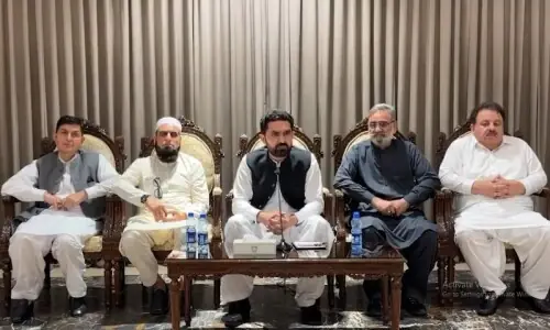 Tehreek-i-Insaf lawmakers flag corruption, law and order issues to CM Tehreek-i-Insaf lawmakers flag corruption, law and order issues to CM