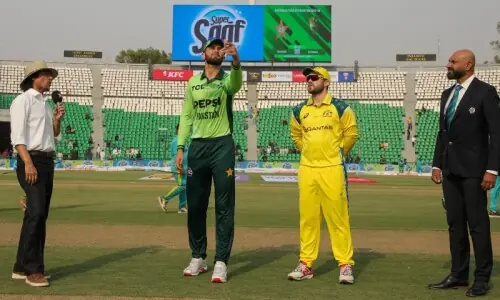 Australia win toss, choose to bat against Pakistan in final ODI