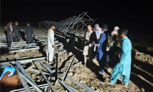 Storm, cable theft keep Larkana, Qambar without electricity for third consecutive day Storm, cable theft keep Larkana, Qambar without electricity for third consecutive day