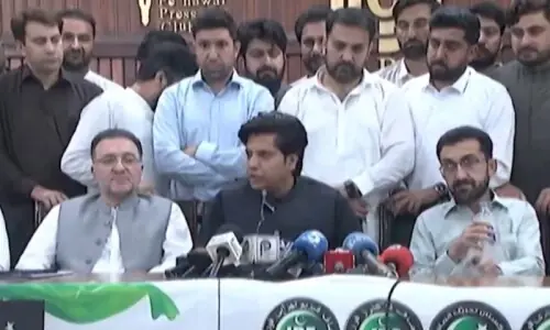 Centre denying Imran proper medical care, alleges minister
