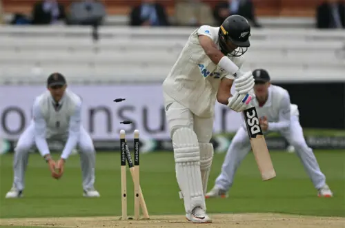 Robinson rocks New Zealand again as rain frustrates England at Lord’s Robinson rocks New Zealand again as rain frustrates England at Lord’s