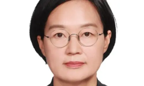 South Korea names first woman PM in 20 years South Korea names first woman PM in 20 years