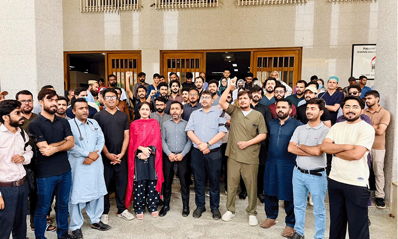 Medical fraternity holds protests to condemn Quetta acid attack in Karachi Medical fraternity holds protests to condemn Quetta acid attack in Karachi