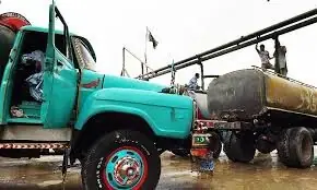 Water tanker runs over, kills biker in Manghopir Water tanker runs over, kills biker in Manghopir