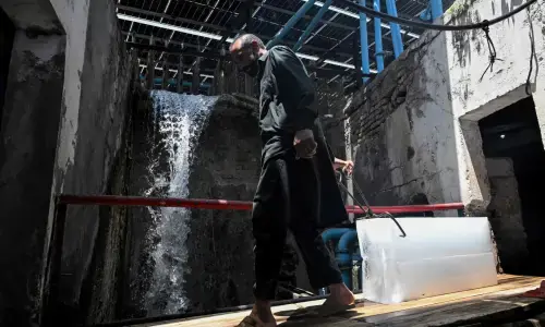 In pictures: Heatwave grips Pakistan as temperatures cross 40&deg;C