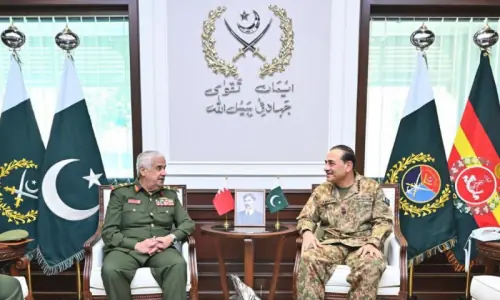 Bahrain commander meets CDF Munir, discusses strengthening military collaboration: ISPR