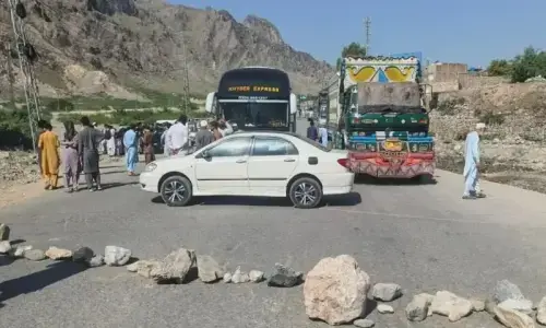 Power protesters block Charsadda road Power protesters block Charsadda road